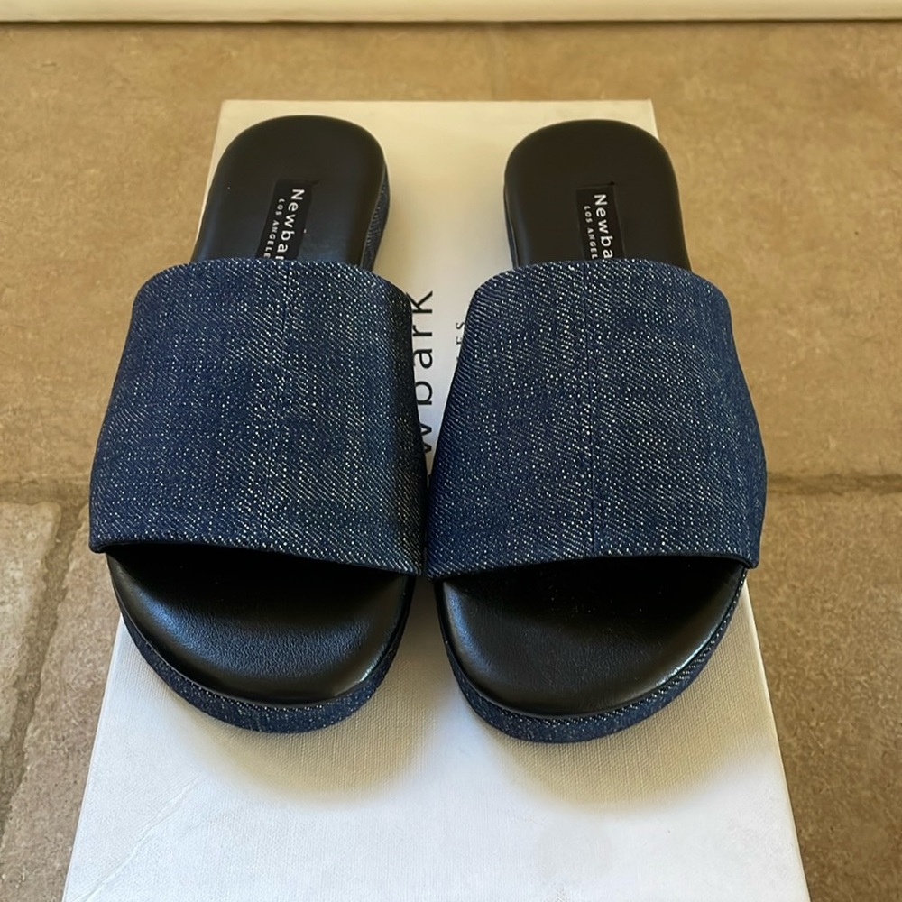 Brand New Newbark Women’s Slide